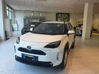 Usata Toyota Yaris Cross Active 92 CV (67 kW) 2025 Bianco SUV
