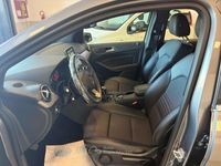 Käytetty Mercedes B180 Premium 109 HP (80 kW) 2017 Hopea Tila-auto