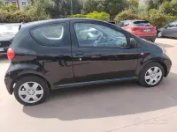 Käytetty Peugeot 107 68 HP (50 kW) 2012 Musta Viistoperä