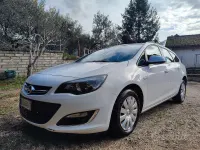 Usata Opel Astra 82 CV (60 kW) 2013 Bianco Berlina