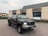 Usata Ford V8 XLT 260 CV (191 kW) 2001 Nero SUV
