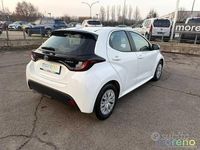 Usata Toyota Yaris Hybrid Active 92 CV (67 kW) 2022 Bianco Utilitaria