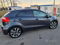 Usata Kia Rio 90 CV (66 kW) 2015 Grigio Berlina