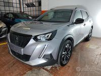 Usata Peugeot 2008 Allure 131 CV (96 kW) 2023 Grigio platinium SUV