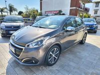 Usata Peugeot 208 Allure 82 CV (60 kW) 2018 Grigio Utilitaria