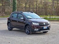 Usata Dacia Sandero Stepway 90 CV (66 kW) 2017 Marrone Berlina