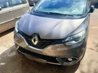 Usata Renault Grand Scénic IV Zen 131 CV (96 kW) 2017 Argento Monovolume
