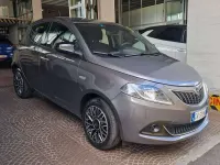 Usata Lancia Ypsilon 69 CV (50 kW) 2024 Grigio Utilitaria
