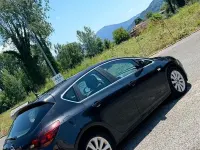 Usata Opel Astra 140 CV (102 kW) 2014 Nero Berlina