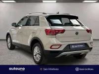 Usata VW T-Roc Life 110 CV (80 kW) 2024 Ascott grey SUV