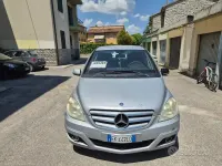 Usata Mercedes B180 109 CV (80 kW) 2011 Grigio Utilitaria