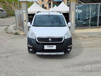 Usata Peugeot Partner Outdoor 100 CV (73 kW) 2017 Nero Monovolume