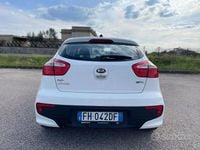 Usata Kia Rio 83 CV (61 kW) 2017 Bianco Berlina