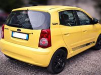 Usata Kia Picanto 65 CV (47 kW) 2009 Giallo Utilitaria