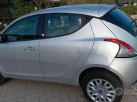 Usata Lancia Ypsilon 85 CV (62 kW) 2014 Grigio Utilitaria