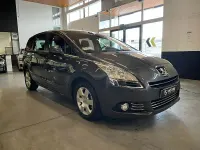 Usado Peugeot 5008 Premium 109 HP (80 kW) 2010 Monovolume