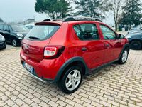 Usata Dacia Sandero 90 CV (66 kW) 2015 Rosso Berlina