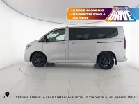 Usata VW Caravelle Life 150 CV (110 kW) 2025 Light grey metallizzato Furgone