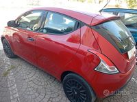 Usata Lancia Ypsilon Gold 69 CV (50 kW) 2018 Rosso Utilitaria