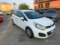 Usata Kia Rio EX 85 CV (62 kW) 2012 Bianco Berlina