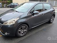 Usata Peugeot 208 Allure 68 CV (50 kW) 2015 Grigio Utilitaria