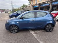 Usata Lancia Ypsilon Platinum 69 CV (50 kW) 2024 270 blu elegante Utilitaria