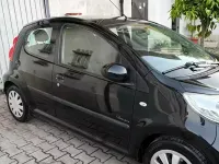 Usata Peugeot 107 68 CV (50 kW) 2011 Nero Utilitaria