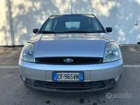 Usado Ford Fiesta 68 HP (50 kW) 2003 Cinzento Citadino