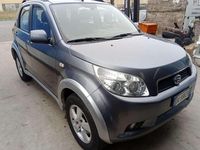 Usata Daihatsu Terios 105 CV (77 kW) 2007 Grigio scuro SUV
