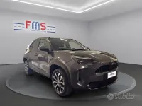 Usata Toyota Yaris Cross Trend 158 CV (116 kW) 2023 Grigio SUV