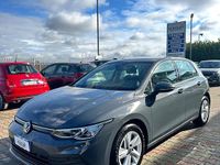 Usata VW Golf VIII Life 116 CV (85 kW) 2024 Grigio Berlina