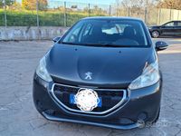 Usata Peugeot 208 Active 82 CV (60 kW) 2014 Grigio Utilitaria