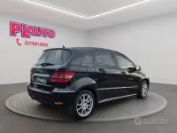Usata Mercedes B180 109 CV (80 kW) 2009 Nero Monovolume
