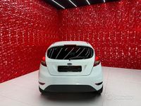 Usata Ford Fiesta Titanium 60 CV (44 kW) 2011 Bianco Utilitaria