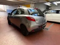Usata Mazda 2 75 CV (55 kW) 2010 Argento Utilitaria