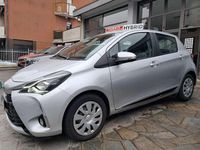 Usata Toyota Yaris Hybrid Active 73 CV (53 kW) 2018 Argento Utilitaria
