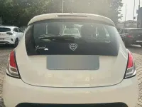 Usata Lancia Ypsilon 85 CV (62 kW) 2015 Bianco Utilitaria