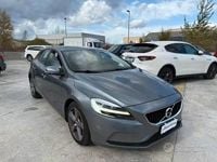 Usata Volvo V40 120 CV (88 kW) 2019 Grigio Berlina
