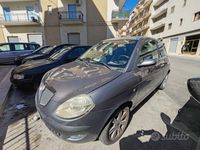 Usata Lancia Ypsilon 69 CV (50 kW) 2001 Grigio Utilitaria