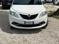 Usata Lancia Ypsilon Platinum 80 CV (58 kW) 2017 Bianco Utilitaria