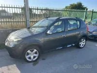Usata Dacia Sandero Stepway 84 CV (61 kW) 2011 Grigio Berlina