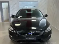 Usata Volvo V60 Momentum 115 CV (84 kW) 2014 Nero Station wagon