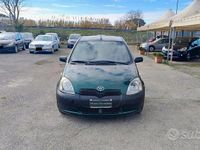 Usata Toyota Yaris 67 CV (49 kW) 2002 Verde Berlina