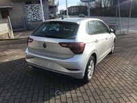Usata VW Polo Style 94 CV (69 kW) 2022 Argento Utilitaria