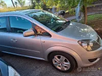 Usata Opel Zafira 150 CV (110 kW) 2011 Grigio Monovolume