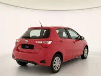 Usata Toyota Yaris Hybrid Active 73 CV (53 kW) 2017 Rosso Berlina