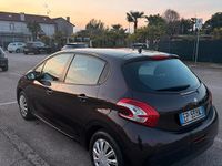 Usata Peugeot 208 Active 68 CV (50 kW) 2012 Marrone Utilitaria