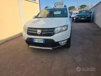 Usata Dacia Sandero Stepway 90 CV (66 kW) 2015 Bianco Berlina