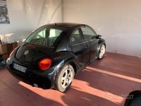 Usata VW New Beetle 101 CV (74 kW) 2004 Nero Utilitaria