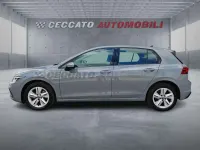 Usata VW Golf VIII Life 116 CV (85 kW) 2024 Grigio Utilitaria